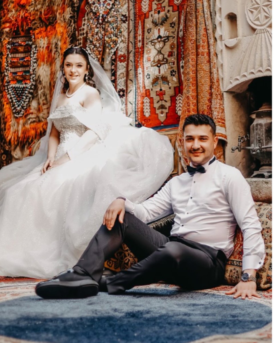 Dekoratif mekânda gelin ve damat